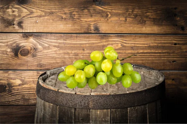 Виноград Белом Фоне — стоковое фото