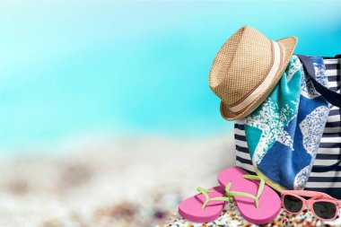 Kum, yakın çekim görüntüsü üzerinde plaj çantası