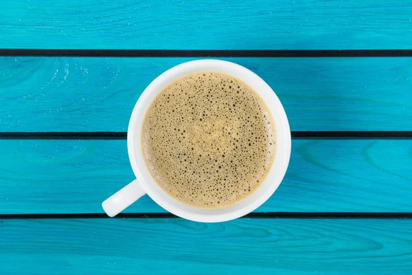 Schwarzer Kaffee in weißer Tasse — Stockfoto