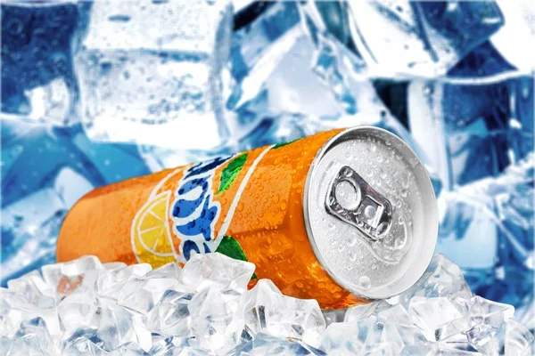 Fanta Orange Letto Ghiaccio Sfondo Bianco — Foto Stock