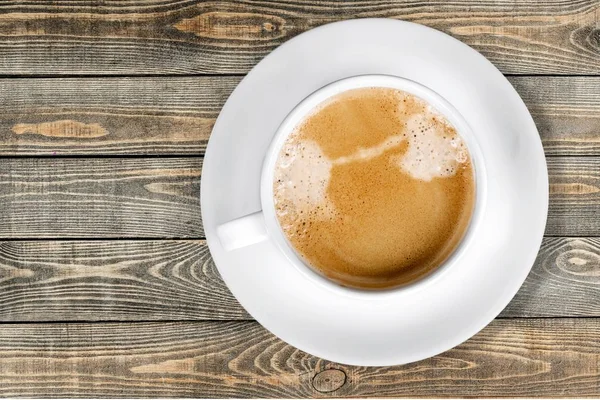 Weiße Tasse Kaffee Auf Holztisch — Stockfoto