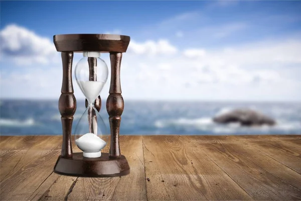时间时钟和不寻常的小时沙玻璃手表 — 图库照片