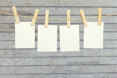 Arka plan boş kartı clothesline clothespin kavramı boş