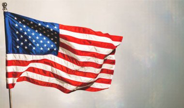 Amerika Birleşik Devletleri bayrağı dalgalanıyor 