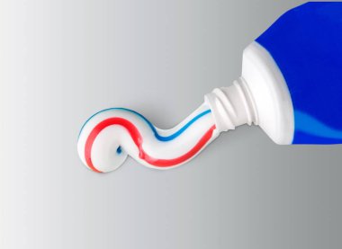 Yakın tüp diş macunu rengi beyaz yapıştırın