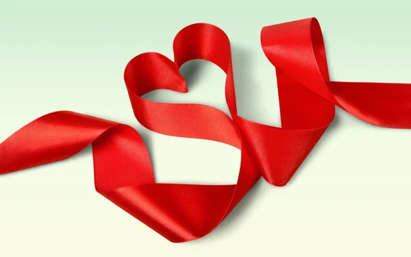 Κορδέλα Σχήμα Καρδιάς Που Απομονώνονται Φόντο — Φωτογραφία Αρχείου