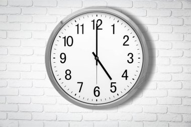 Saat saat yüz zaman oclock birden çok görüntü gün ortası beyaz