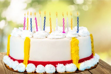 Mumlu doğum günü pastası