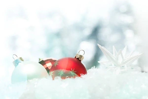 Sfondi Bianco Rosso Ornamenti Luce Neve Natale — Foto Stock