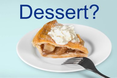 Elmalı turta ve plaka elmalı turta pasta dondurma tatlı tabak çatal çatal