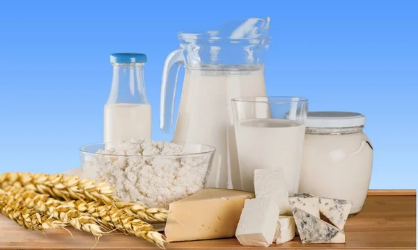 Milchprodukte Kollektion Auf Holztisch — Stockfoto