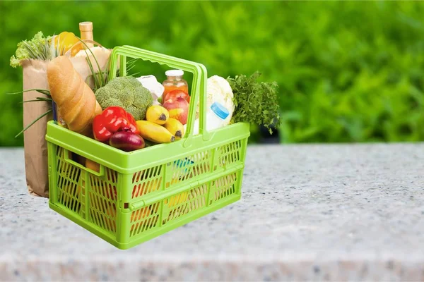 Cesta Compra Con Frutas Verduras Frescas —  Fotos de Stock