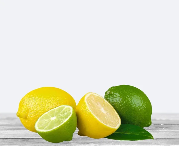 Limão Porção Limão Isolado Ingrediente Frutas Brancas — Fotografia de Stock