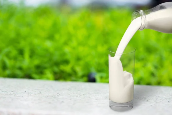 Leche Verter Blanco Desayuno Salud Bebida Líquido — Foto de Stock