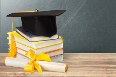 Mezuniyet Diploması harç kurulu kitap kapağı şapka Üniversitesi