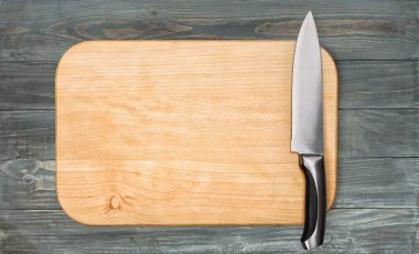 Doğrudan yukarıda yukarıda kesme tahtası mutfak bıçak mutfak gereçler Ahşap dokulu