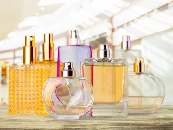 Perfumes Aromáticos Botellas Vista Cerca —  Fotos de Stock