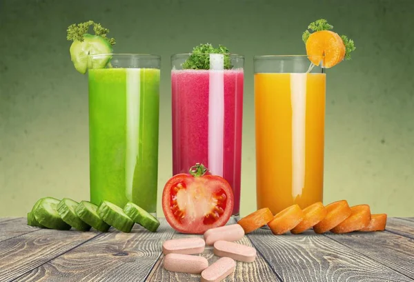 Fresh Juice Glasses Assorted Fruits Vegetables Background — Stock Photo, Image