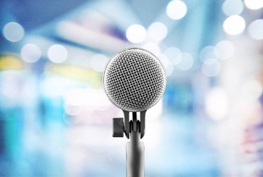 Arka plan üzerinde retro tarzı mikrofon