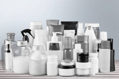 Arka plan üzerinde kozmetik ürün kümesi