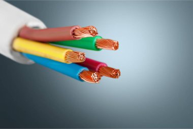 Birçok kabloyla elektrik ekranlı kablo 