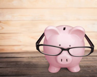 Kumbara gözlük, yatırım ve kavram kaydetme