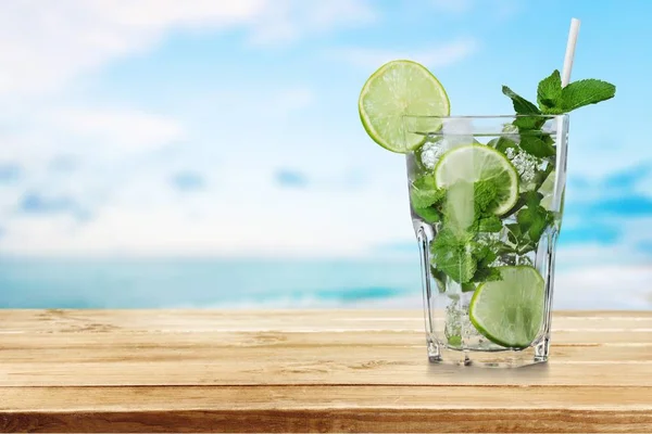 Frischer Mojito Cocktail Glas Nahsicht — Stockfoto