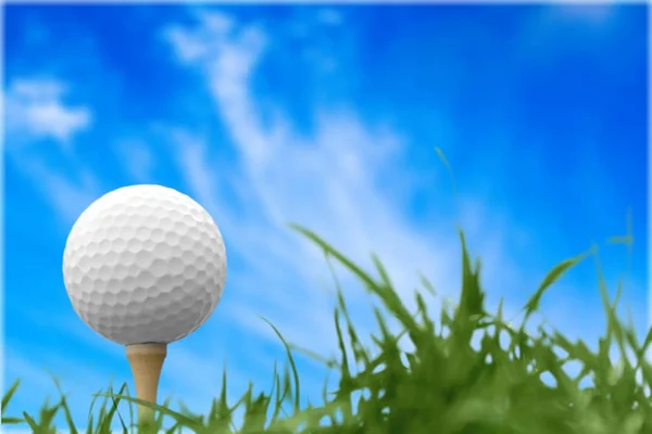 Golf Ball Tee Green Grass — Stock Photo, Image