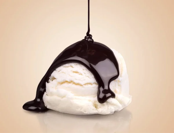 Vanilleeis Mit Schokoladensauce Hintergrund — Stockfoto