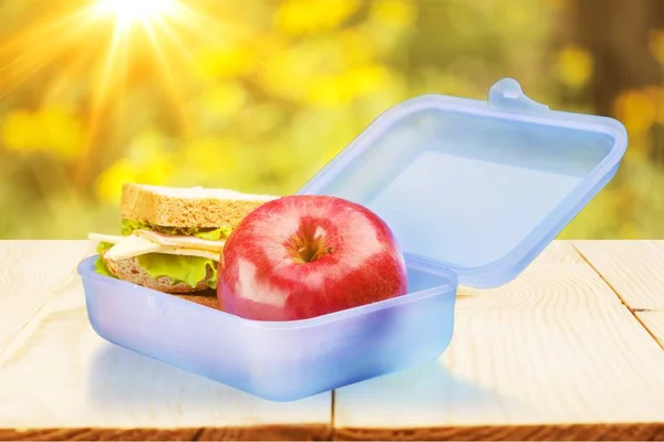 Lunchbox Apple Sandwich Table — Stock Photo, Image