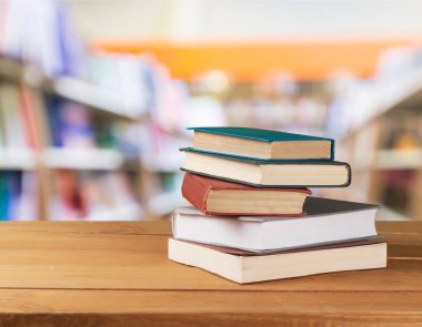 Arka plan üzerinde vintage kitap yığını 