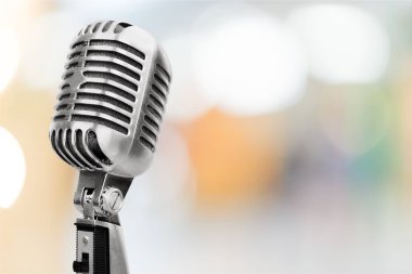 Arka plan üzerinde retro tarzı mikrofon