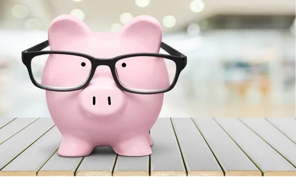 Piggy Bank Wearing Eyeglasses Saving Concept — Stock Photo, Image