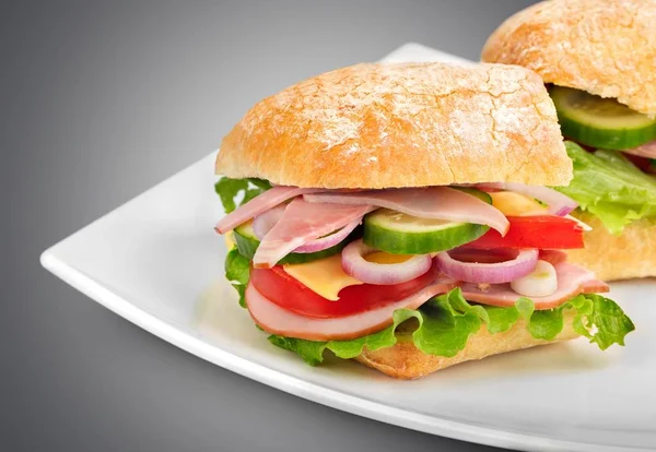 Verse Smakelijke Sandwich Met Ham Tafel — Stockfoto