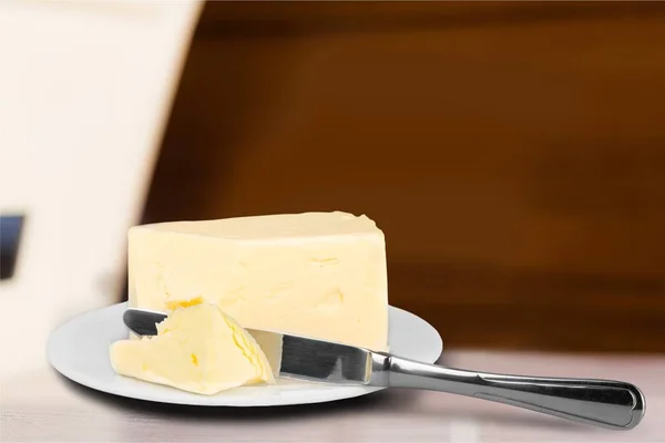 Mantequilla fresca en rodajas — Foto de Stock