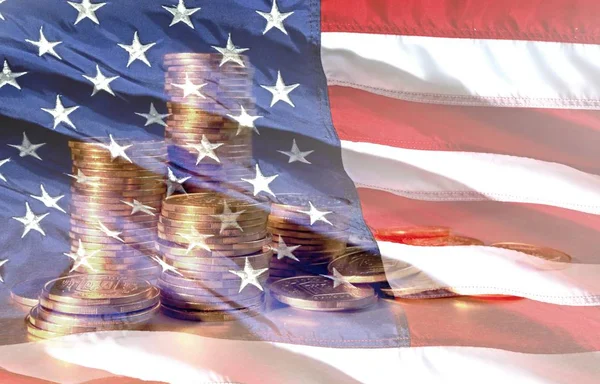 Usa Σημαία Φόντο Στοίβες Των Χρυσών Νομισμάτων — Φωτογραφία Αρχείου