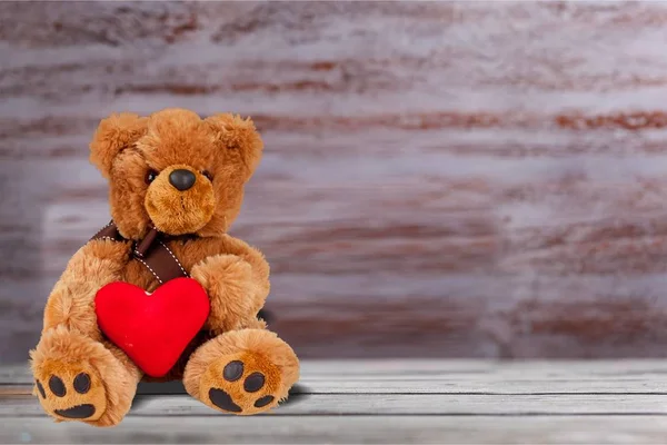 Плюшевий Ведмідь Червоне Серце Дерев Яному Столі — стокове фото