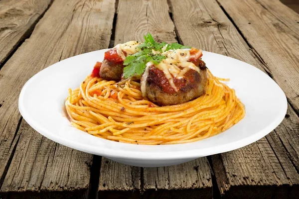 Deliciosa Massa Italiana Com Carne Prato Branco — Fotografia de Stock