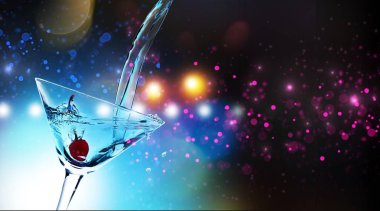 Martini cam yakın çekim görünümünde kokteyl