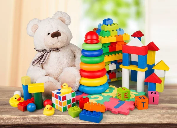 Kinderspielzeug Sammlung Auf Holztisch — Stockfoto