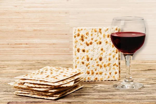 Glas Rött Vin Och Shortbread Träbord — Stockfoto