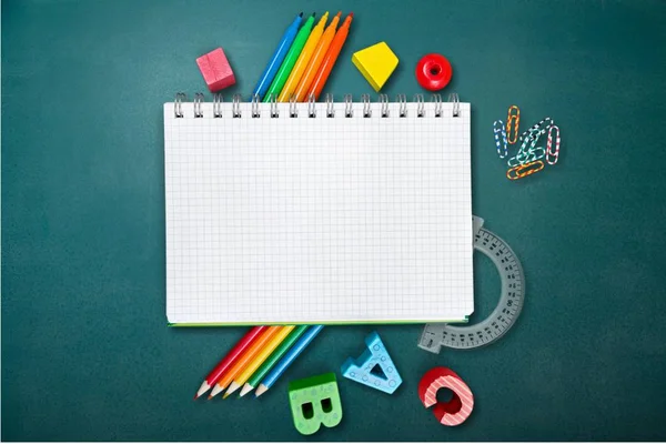 Composição Papelaria Escolar Página Caderno Branco — Fotografia de Stock