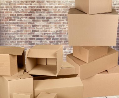 Odada kutuları karton kutular
