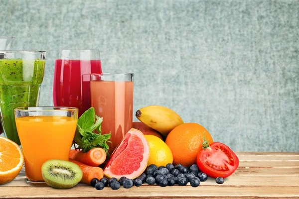 Various Healthy Juices Fresh Fruits — Stock Photo, Image