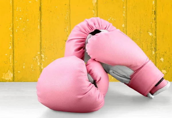 Guantes Boxeo Rosa Sobre Fondo —  Fotos de Stock