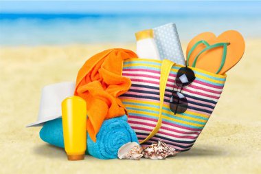 Plaj çantası plaj aksesuarları, yaz tatil kavramı ile