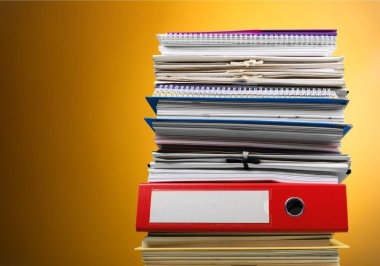 belgeleri arka plan üzerinde dosya klasörleriyle