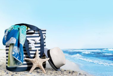 İn tropikal plaj seyahat ile plaj çantası