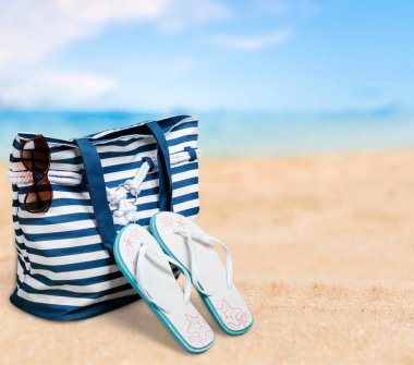 Plaj çantası plaj aksesuarları, yaz tatil kavramı ile
