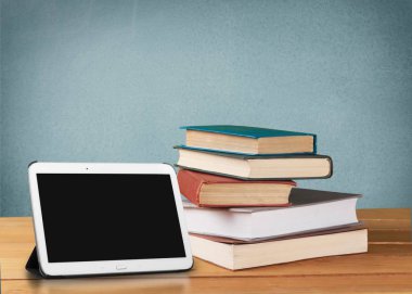yığın kitap modern tablet pc ile